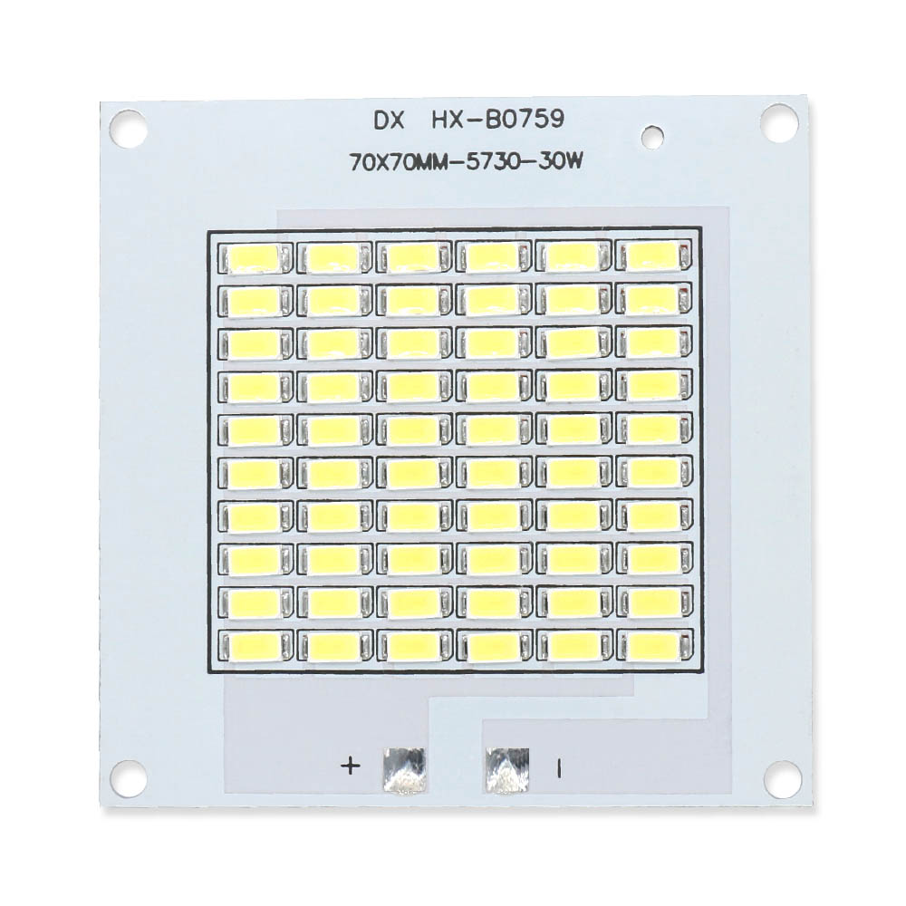 50W 100W 150W 200W SMD5730 cue - Zumtobel Outdoor Lighting reseña y precio